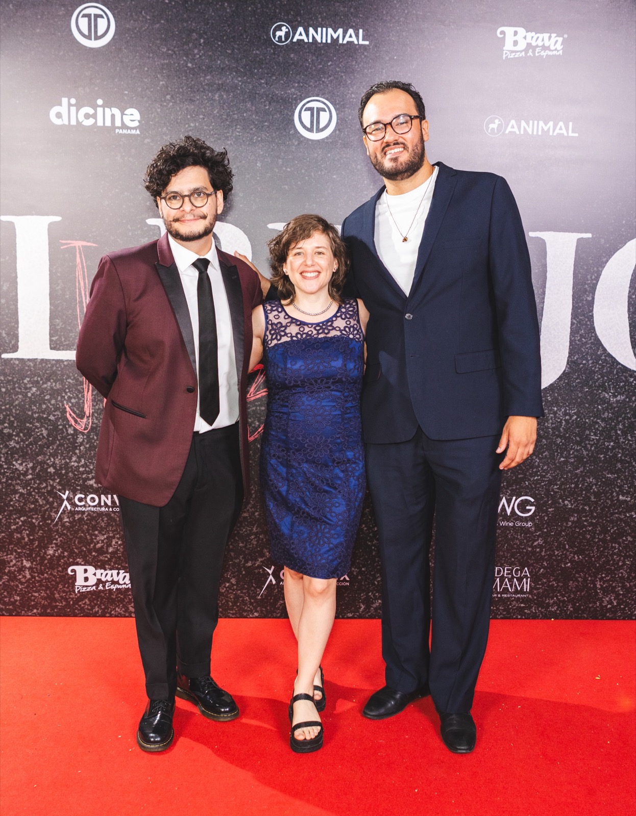 Los tres socios de ANIMAL en el estreno de El Brujo