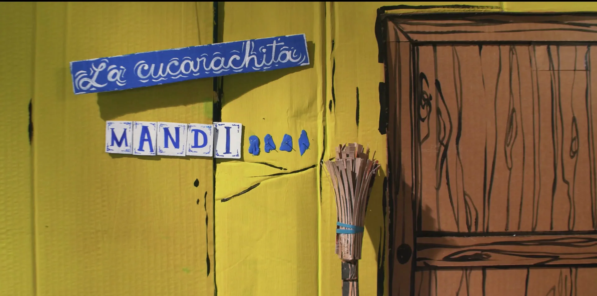 La Cucarachita Mandi, still