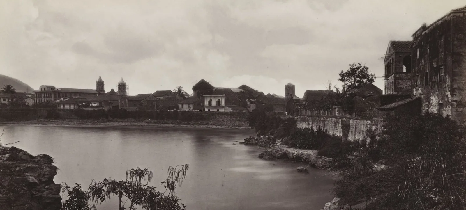 Santa Familia · A Tale of Two Barrios, still