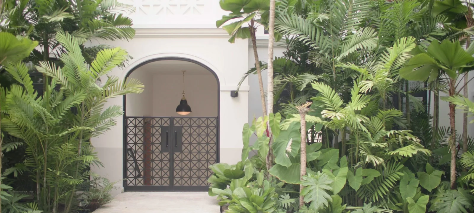 Santa Familia · A Tale of Two Barrios, still