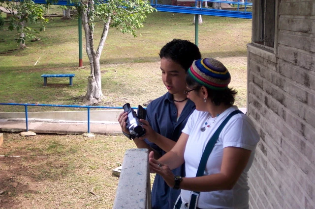 <span class="L en">Shooting at Palo Seco, 1 July 2004</span><span class="L es">Rodaje en Palo Seco, 1 de julio de 2004</span>
