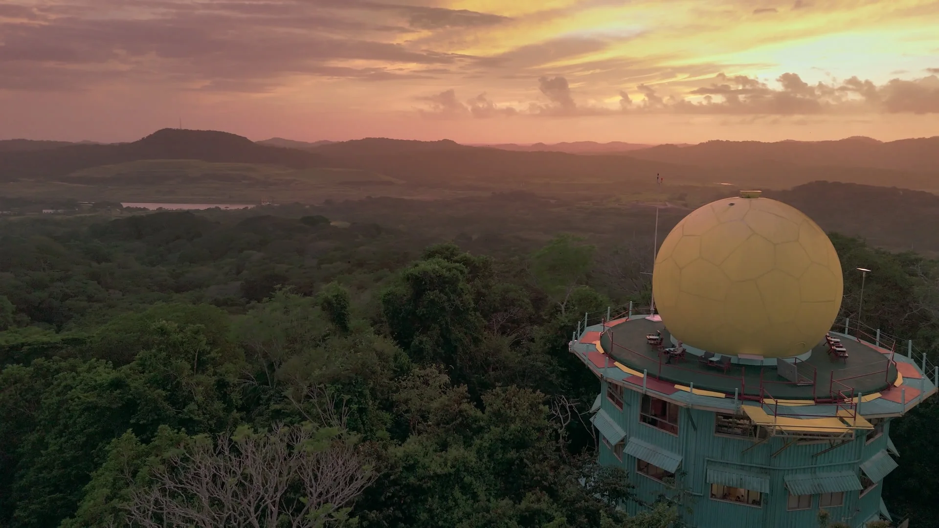 La torre y yo: la historia del Canopy Tower