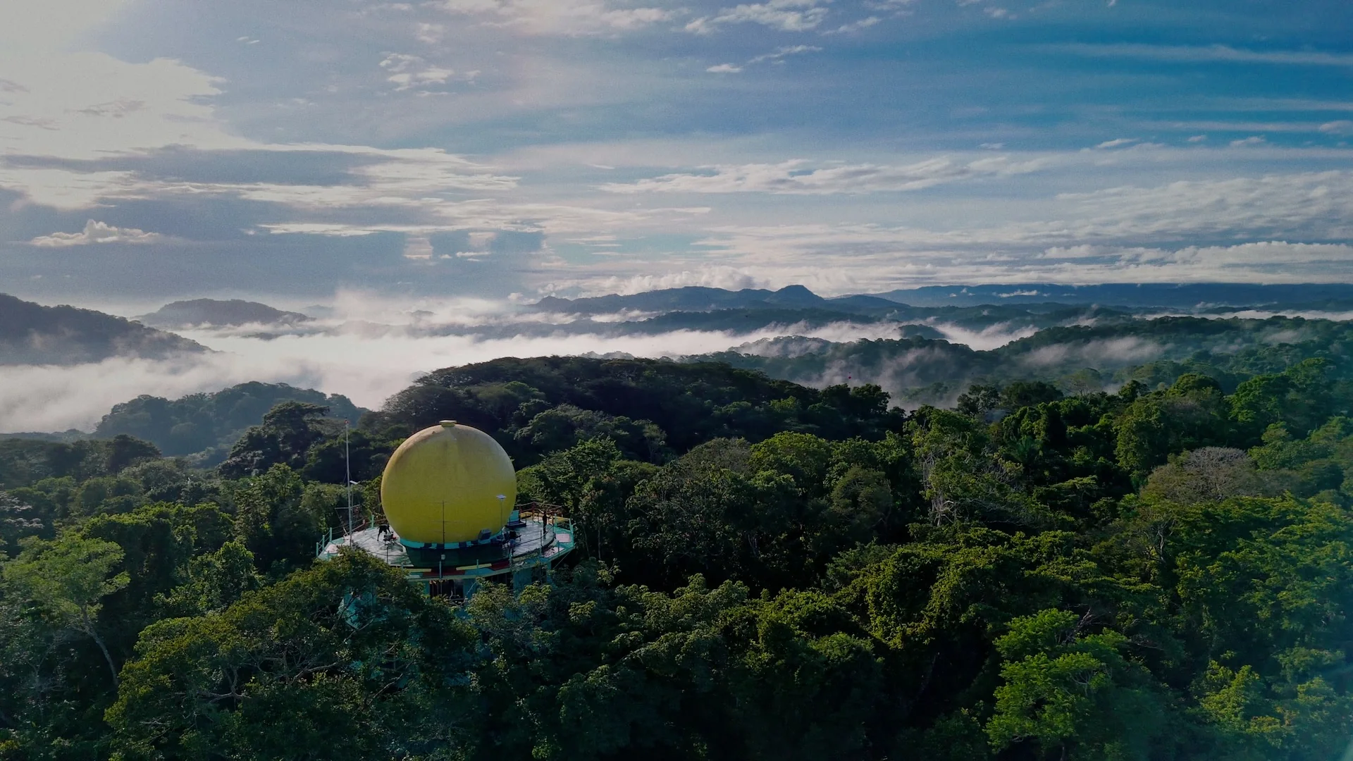 La torre y yo: la historia del Canopy Tower, still