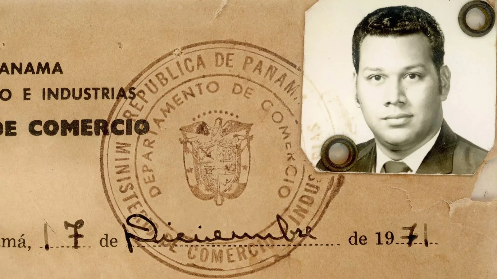 Tropical Services · 50 años, still